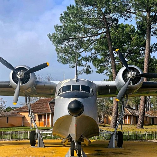 Biscarosse - Hydravion - Face au musée de l'hydravion